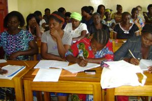 Alfabetización y promoción de mujeres en el Congo